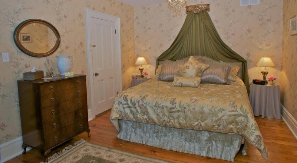 לינה וארוחת בוקר ברוקוויל Maplehurst Manor חדר תמונה